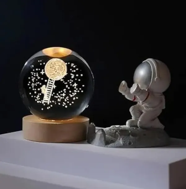 Crystal_Glass_Wood_Astronaut_Moon_Ladder_Night_Lamp