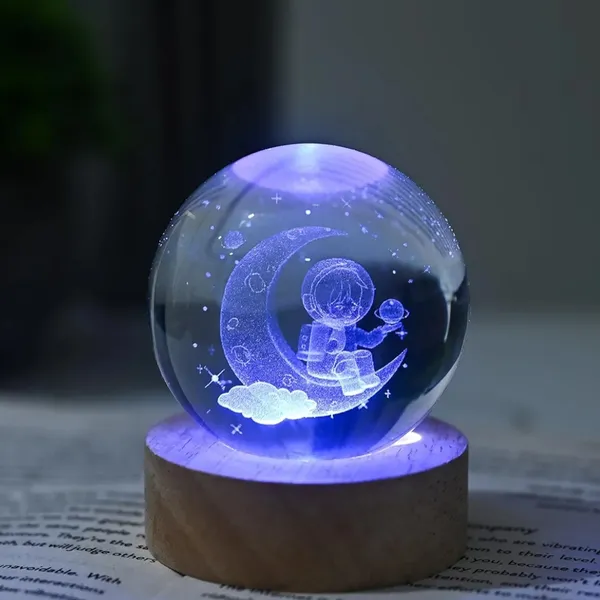 Crystal_Wood_Astronaut_On_Moon_Multicolour_LED_Night_Lamp