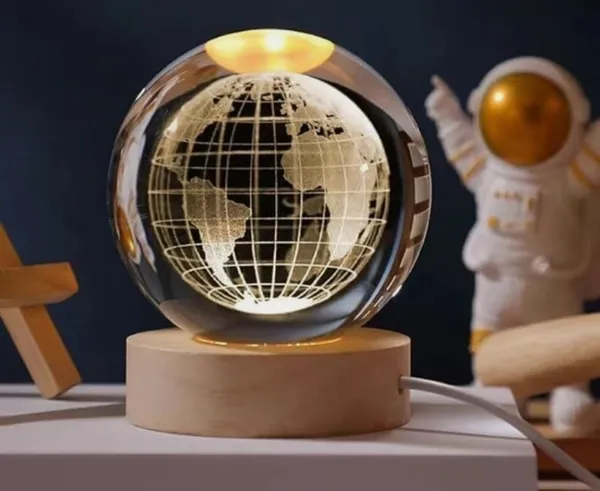 Crystal_Wood_World_Map_Globe_LED_Lamp