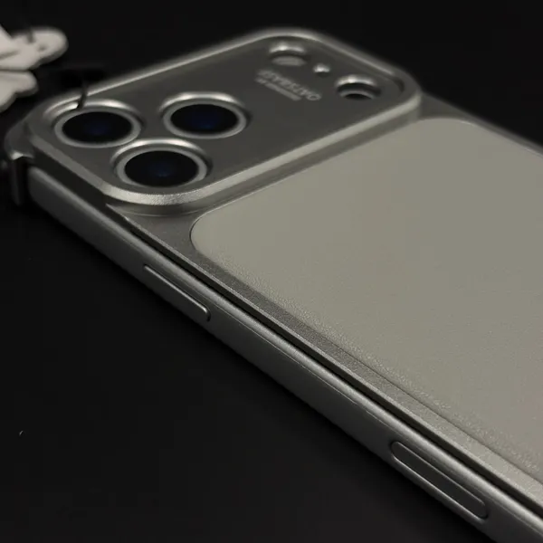 Skeleton_Case_Leather_Style_Sliver_MODEL_16_PRO