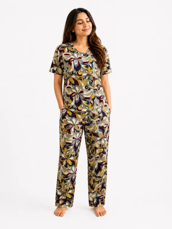 Multicolor_Hosiery_Night_Suit_For_Women