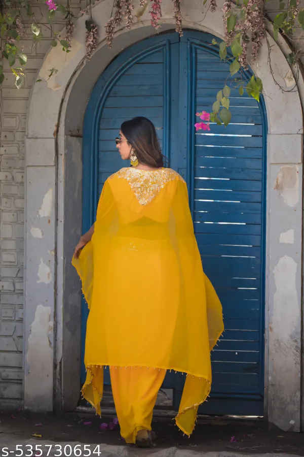 Yellow_Embellished_Lehenga_Choli_Set_for_Women