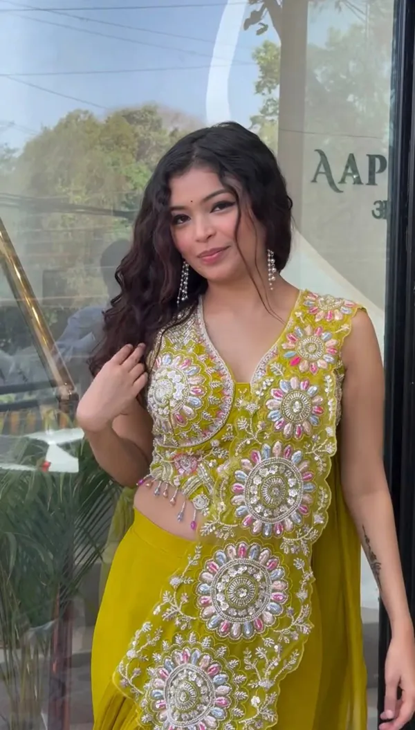 Yellow_Embellished_Pre_Draped_Saree_Set_for_Women