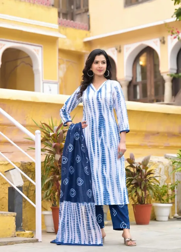 Cotton_Blend_Women_Kurti_With_Dupatta_And_Bottomwear