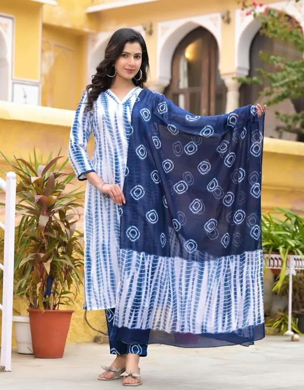 Cotton_Blend_Women_Kurti_With_Dupatta_And_Bottomwear