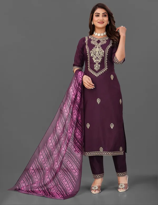 Cotton_Blend_Women_Kurti_With_Dupatta_And_Bottomwear