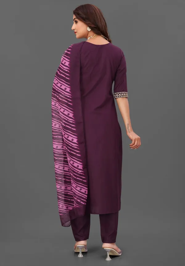 Cotton_Blend_Women_Kurti_With_Dupatta_And_Bottomwear