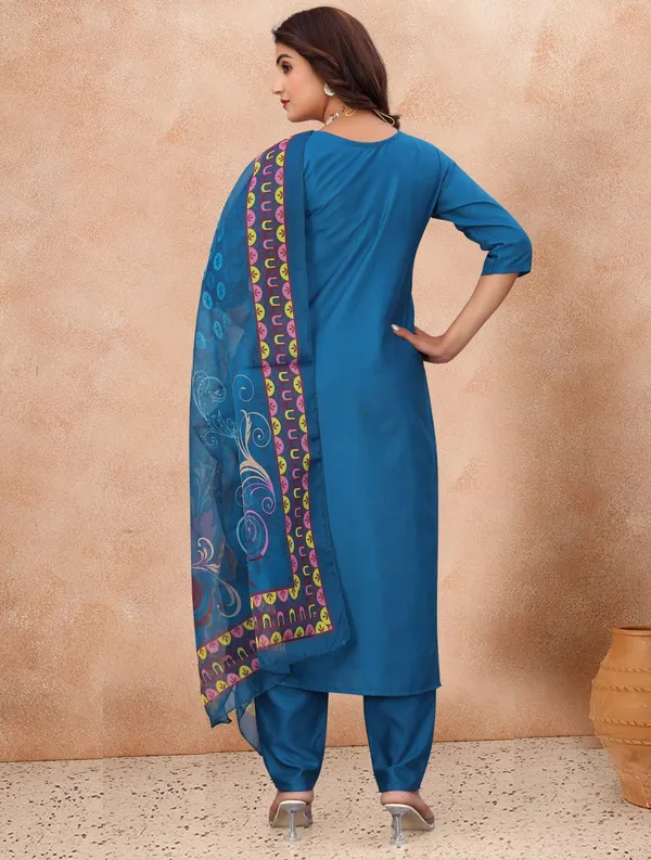 Cotton_Blend_Women_Kurti_With_Dupatta_And_Bottomwear