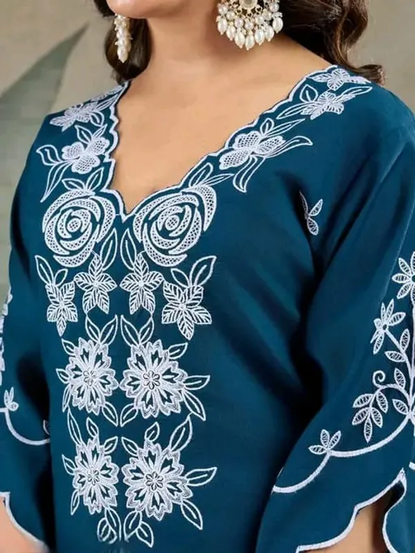 Cotton_Blend_Women_Kurti_With_Dupatta_And_Bottomwear