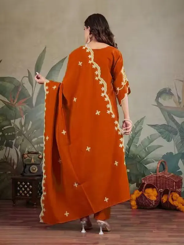 Cotton_Blend_Women_Kurti_With_Dupatta_And_Bottomwear