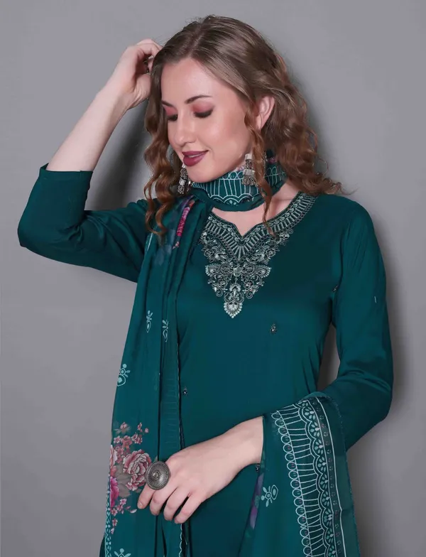 Cotton_Blend_Women_Kurti_With_Dupatta_And_Bottomwear