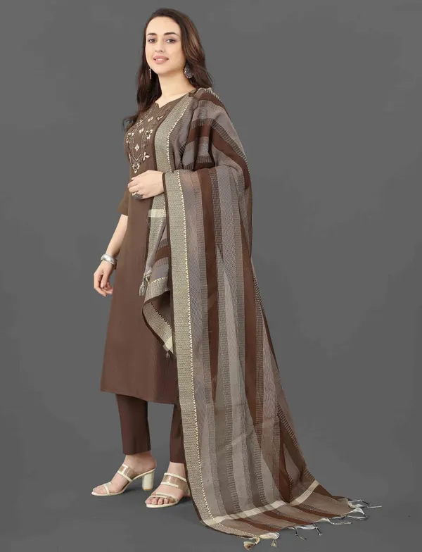 Cotton_Blend_Women_Kurti_With_Dupatta_And_Bottomwear