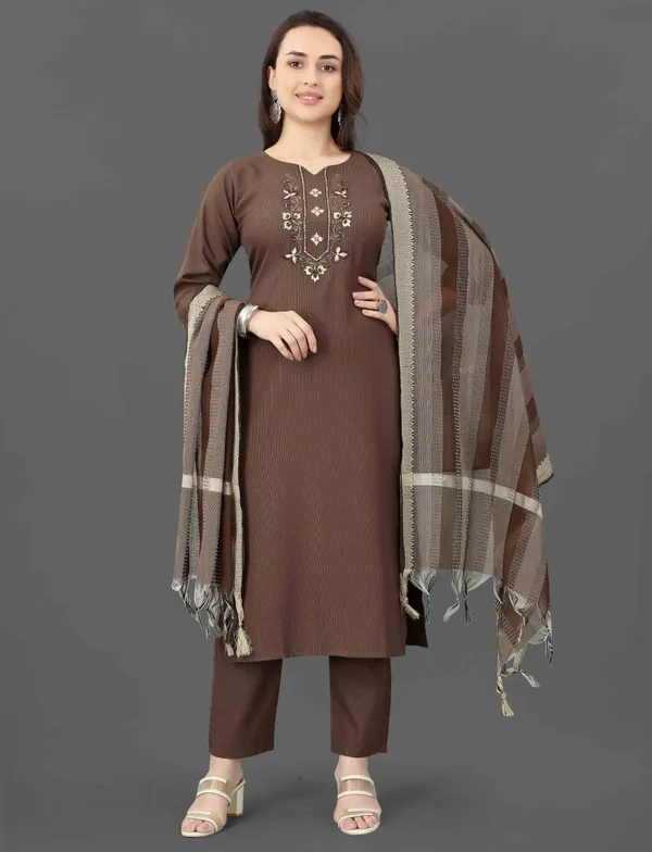 Cotton_Blend_Women_Kurti_With_Dupatta_And_Bottomwear