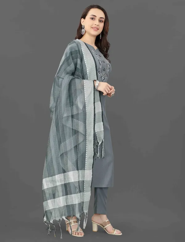 Cotton_Blend_Women_Kurti_With_Dupatta_And_Bottomwear