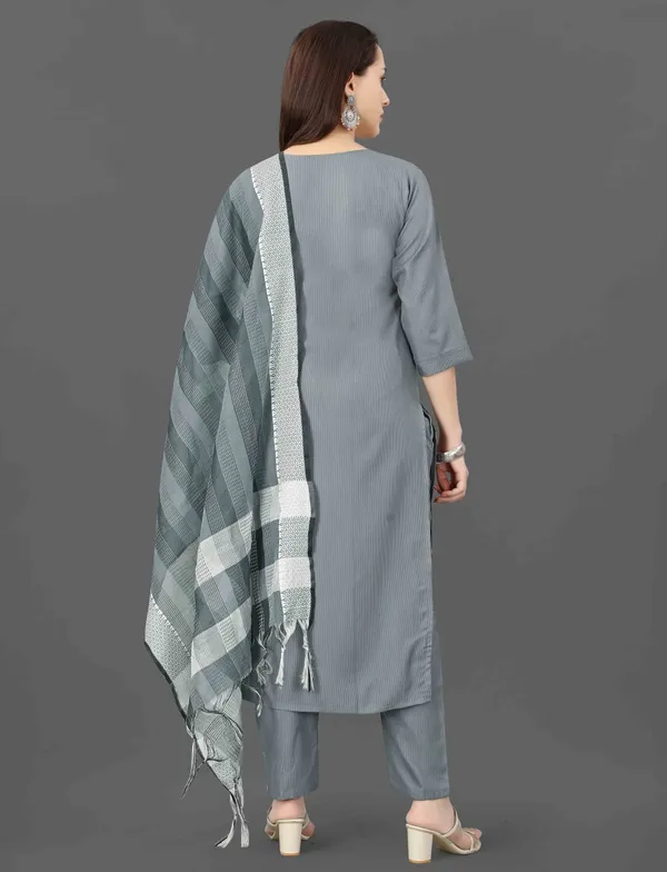 Cotton_Blend_Women_Kurti_With_Dupatta_And_Bottomwear
