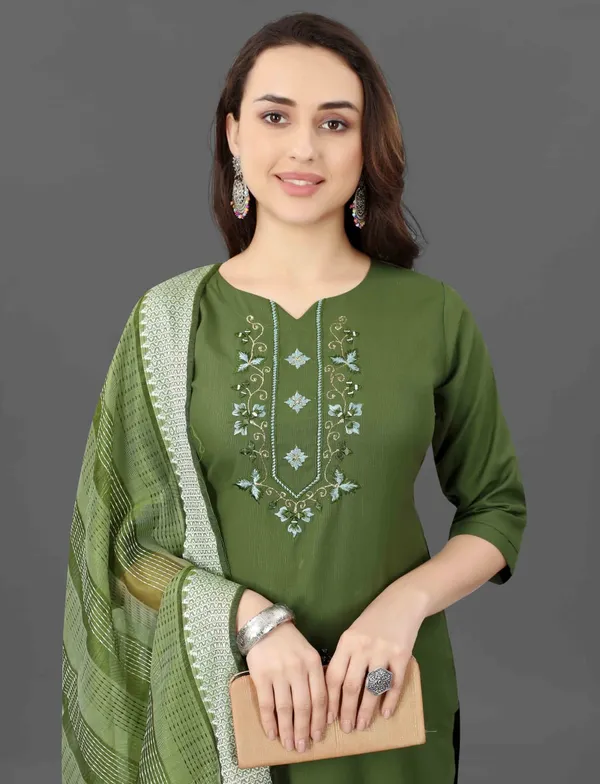 Cotton_Blend_Women_Kurti_With_Dupatta_And_Bottomwear