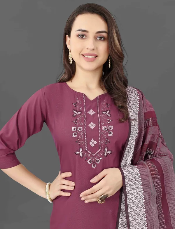 Cotton_Blend_Women_Kurti_With_Dupatta_And_Bottomwear