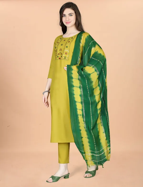 Cotton_Blend_Women_Kurti_With_Dupatta_And_Bottomwear