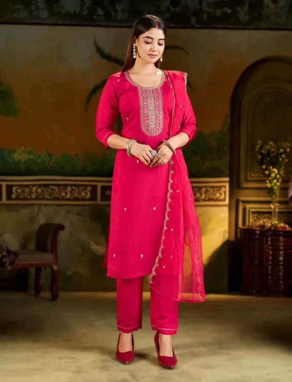 Cotton_Blend_Women_Kurti_With_Dupatta_And_Bottomwear