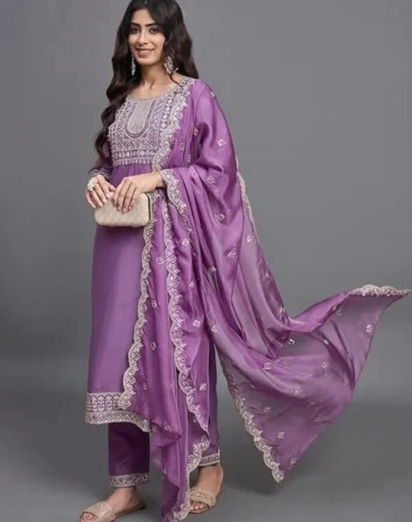 Cotton_Blend_Women_Kurti_With_Dupatta_And_Bottomwear