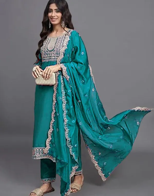 Cotton_Blend_Women_Kurti_With_Dupatta_And_Bottomwear