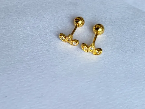Gold-Tone_Crystal_Heart_Stud_Earrings_For_Women
