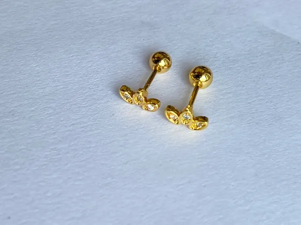 Gold-Tone_Crystal_Heart_Stud_Earrings_For_Women