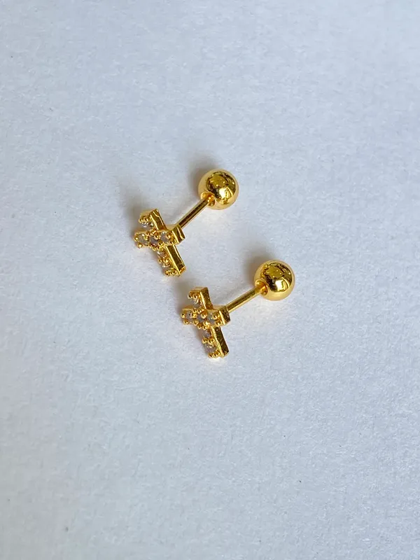 Gold-Tone_Crystal_Heart_Stud_Earrings_For_Women