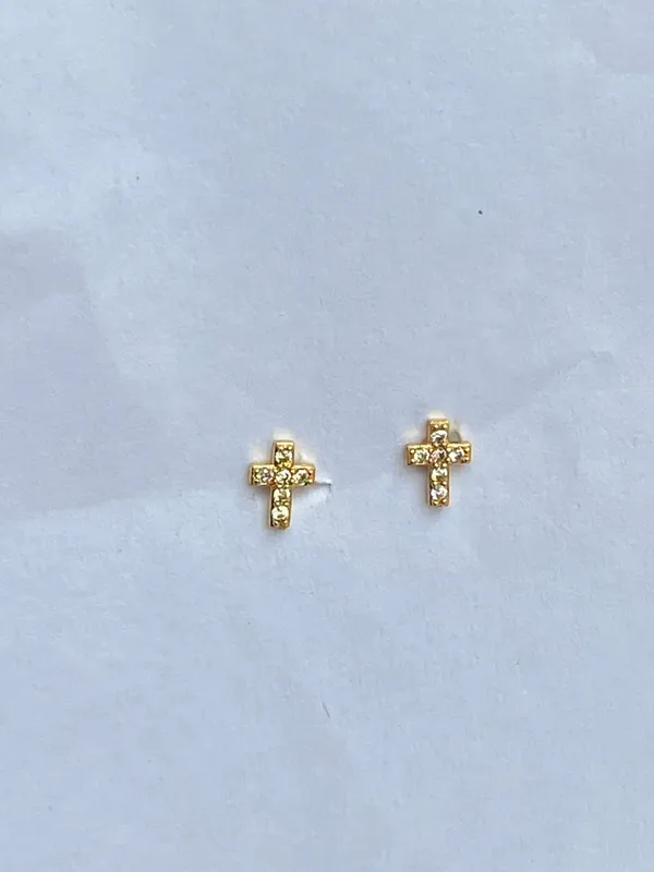 Gold-Tone_Crystal_Heart_Stud_Earrings_For_Women