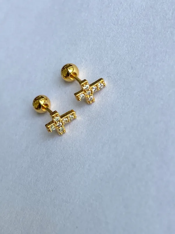 Gold-Tone_Crystal_Heart_Stud_Earrings_For_Women