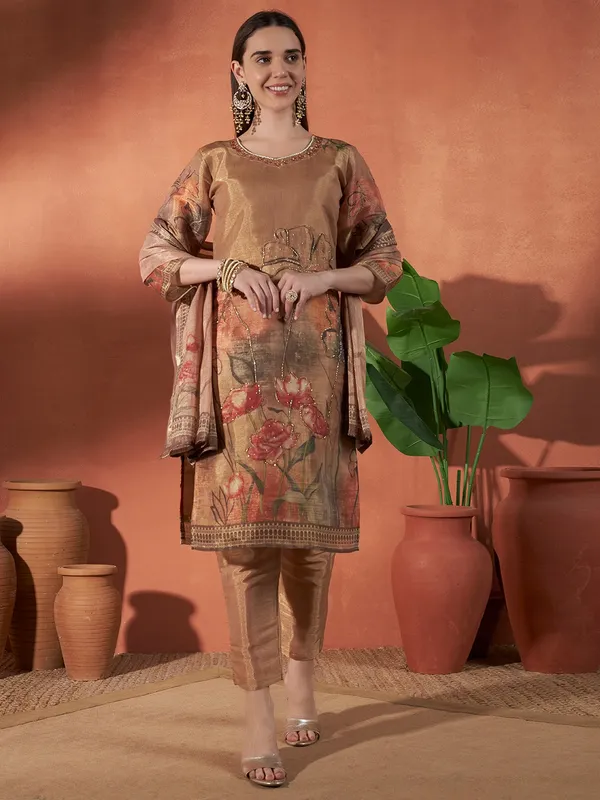 Beige_Erode_Silk_Kurta_Set_With_Dupatta_For_Women