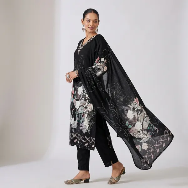 Black_Chinon_Kurta_Set_With_Dupatta_For_Women