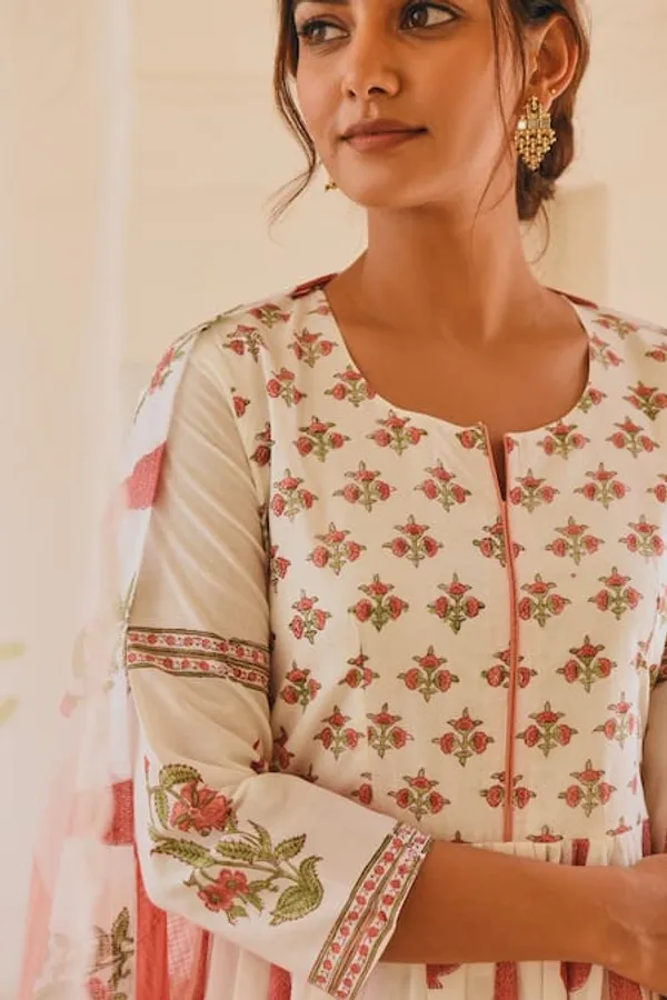 White_Red_60X60_Cotton_Kurta_Set_With_Dupatta_For_Women