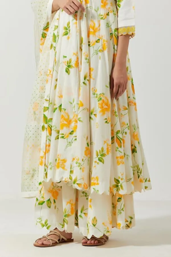 White_Yellow_60X60_Cotton_Kurta_Set_With_Dupatta_For_Women