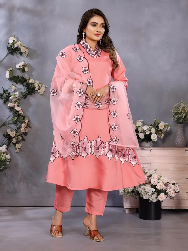 Pink_Roman_Viscose_Kurta_Set_With_Dupatta_For_Women
