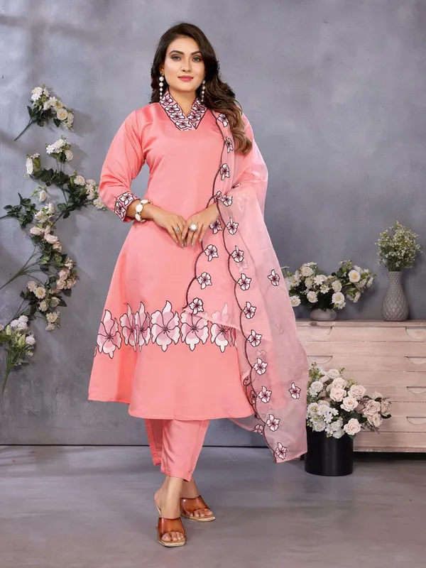 Pink_Roman_Viscose_Kurta_Set_With_Dupatta_For_Women