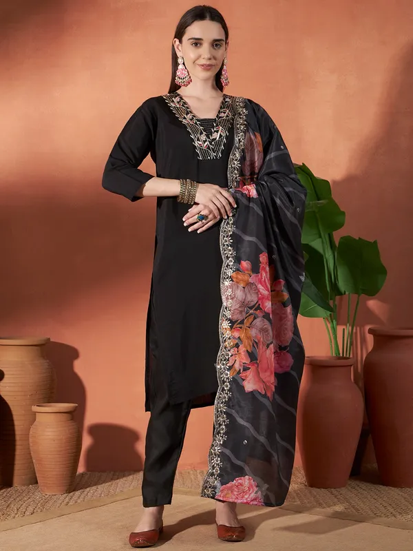 Black_Muslin_Kurta_Set_With_Dupatta_For_Women