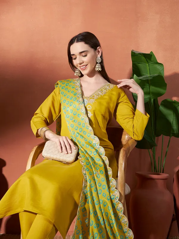 Yellow_Viscose_Rayon_Kurta_Set_With_Dupatta_For_Women