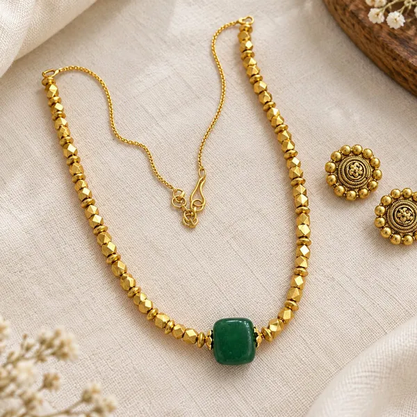 Emerald_Lakshmi_Beadwork_Necklace_&_Earring_Set