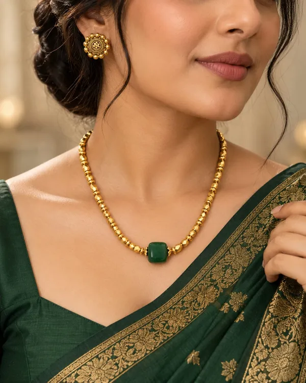 Emerald_Lakshmi_Beadwork_Necklace_&_Earring_Set