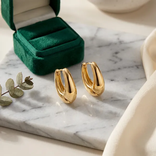 Aurora_Anti_Tarnish_Gold_Hoop_Earrings_for_Women_|_Minimalist_Chunky_Hoops