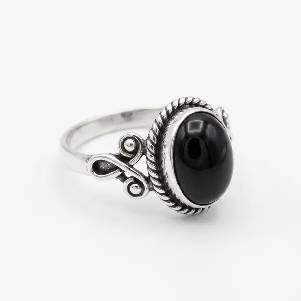 Silver_Black_Onyx_Oval_Ring_for_Women_|_Handmade_Vintage_Statement_Ring