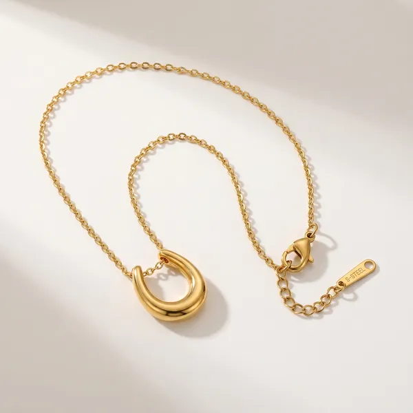 Minimalist_Gold_Horseshoe_Pendant_Necklace_for_Women_|_Stainless_Steel_Chain_Necklace