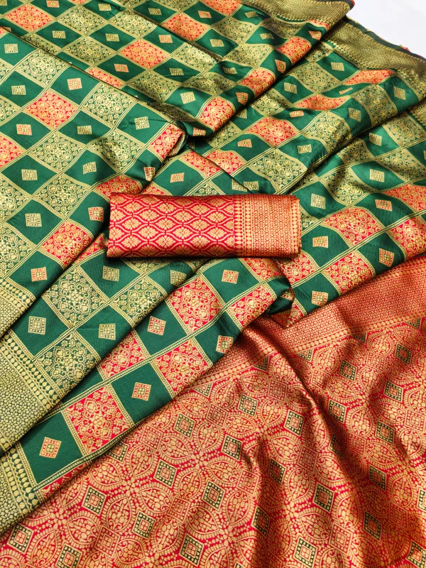 Dark_Green_And_Red_Jacquard_Banarasi_Silk_Saree_For_Women