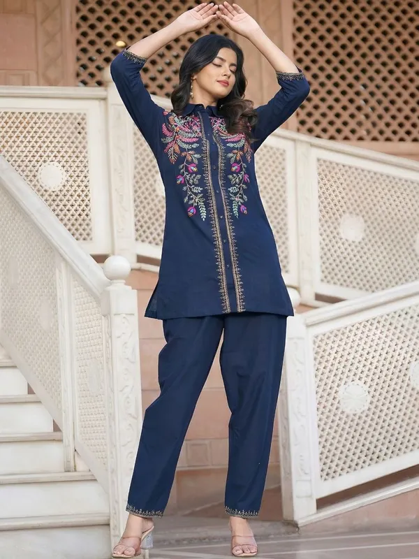 Embroidered_Tunic_with_Trousers