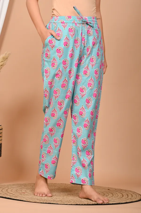 Sky_Blue_Cotton_Floral_Printed_Night_Suit_Set_For_Women