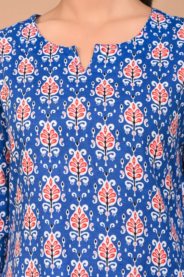 Blue_Cotton_Floral_Printed_Night_Suit_Set_For_Women