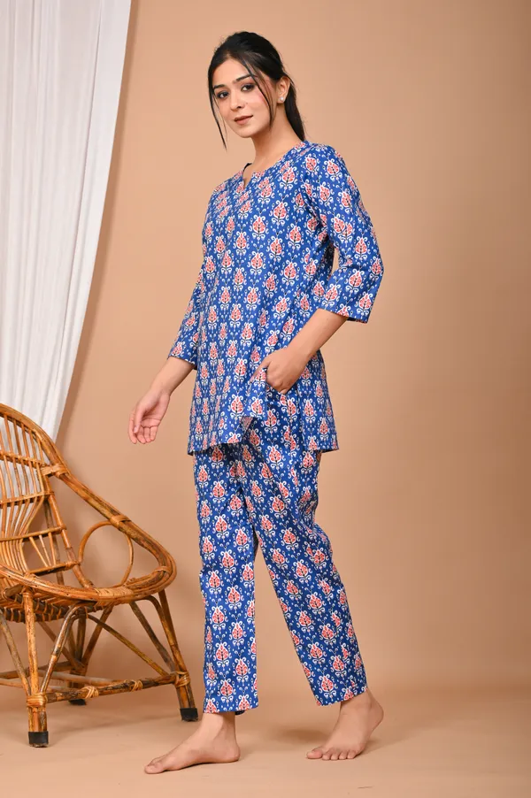 Blue_Cotton_Floral_Printed_Night_Suit_Set_For_Women