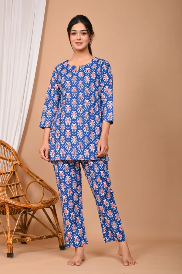 Blue_Cotton_Floral_Printed_Night_Suit_Set_For_Women