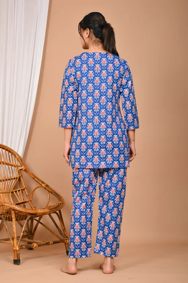 Blue_Cotton_Floral_Printed_Night_Suit_Set_For_Women